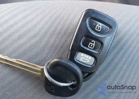 2013 Hyundai Elantra Gls from USA, damaged, VIN KMHDH4AE7DU702760